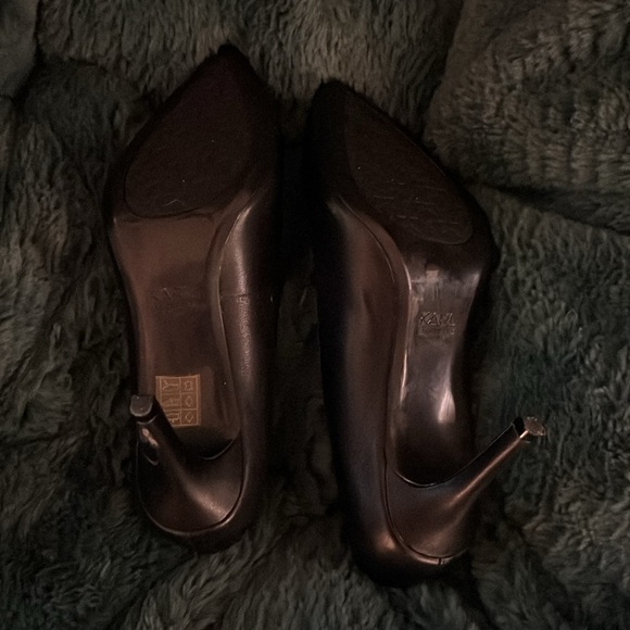 KARL LAGERFELD black leather pumps Size 6 - Picture 4 of 4